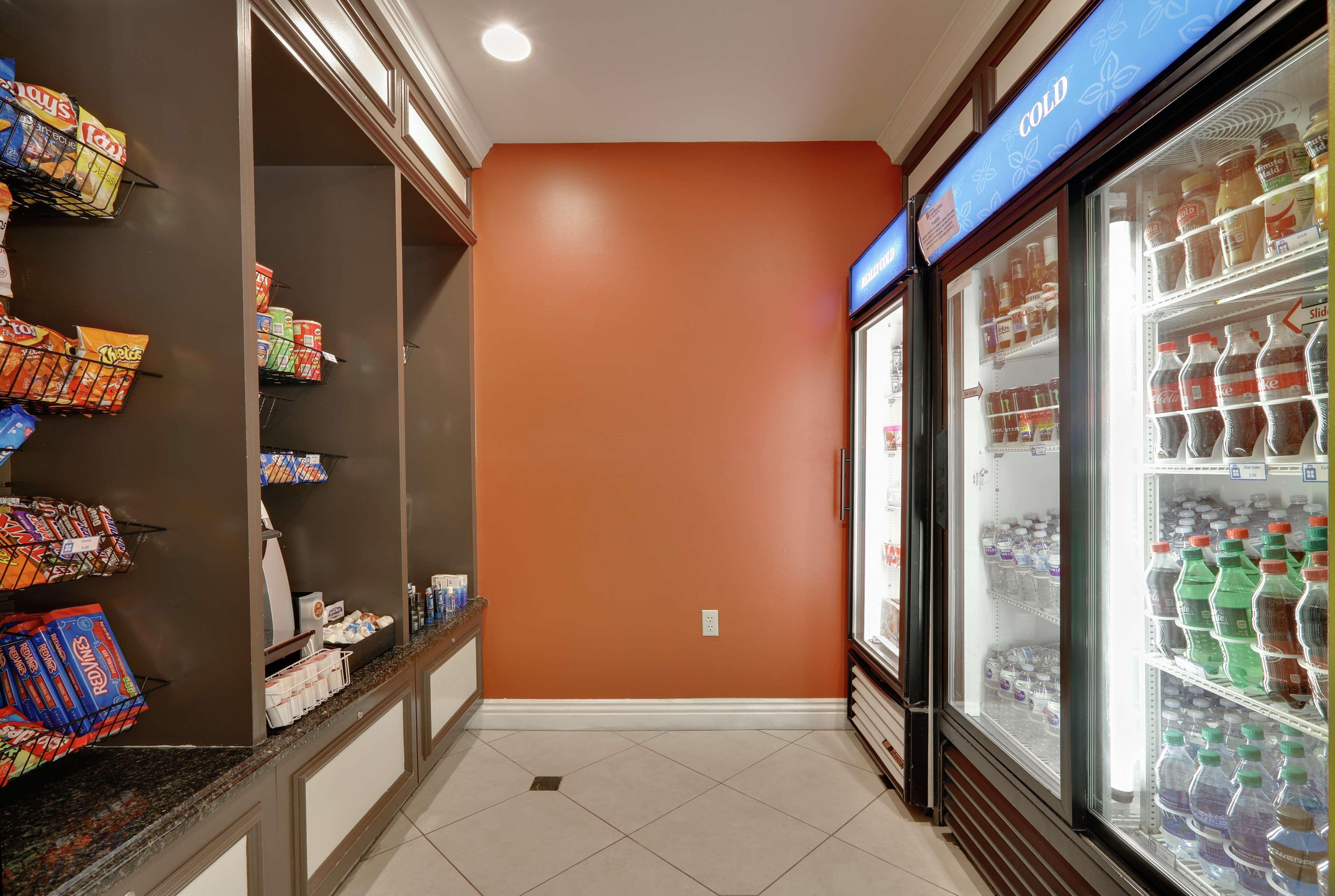 Hilton Garden Inn San Diego Del Mar Exterior photo