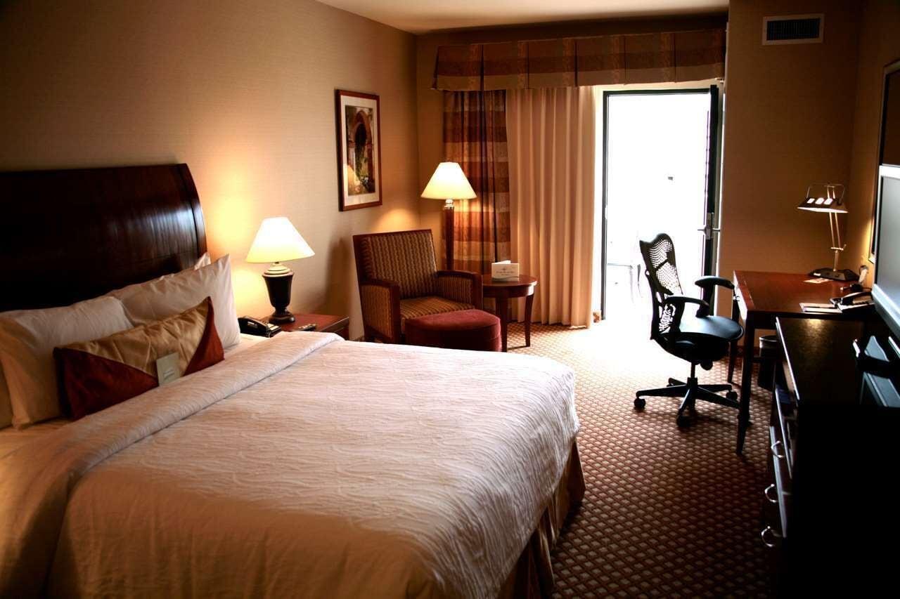 Hilton Garden Inn San Diego Del Mar Room photo