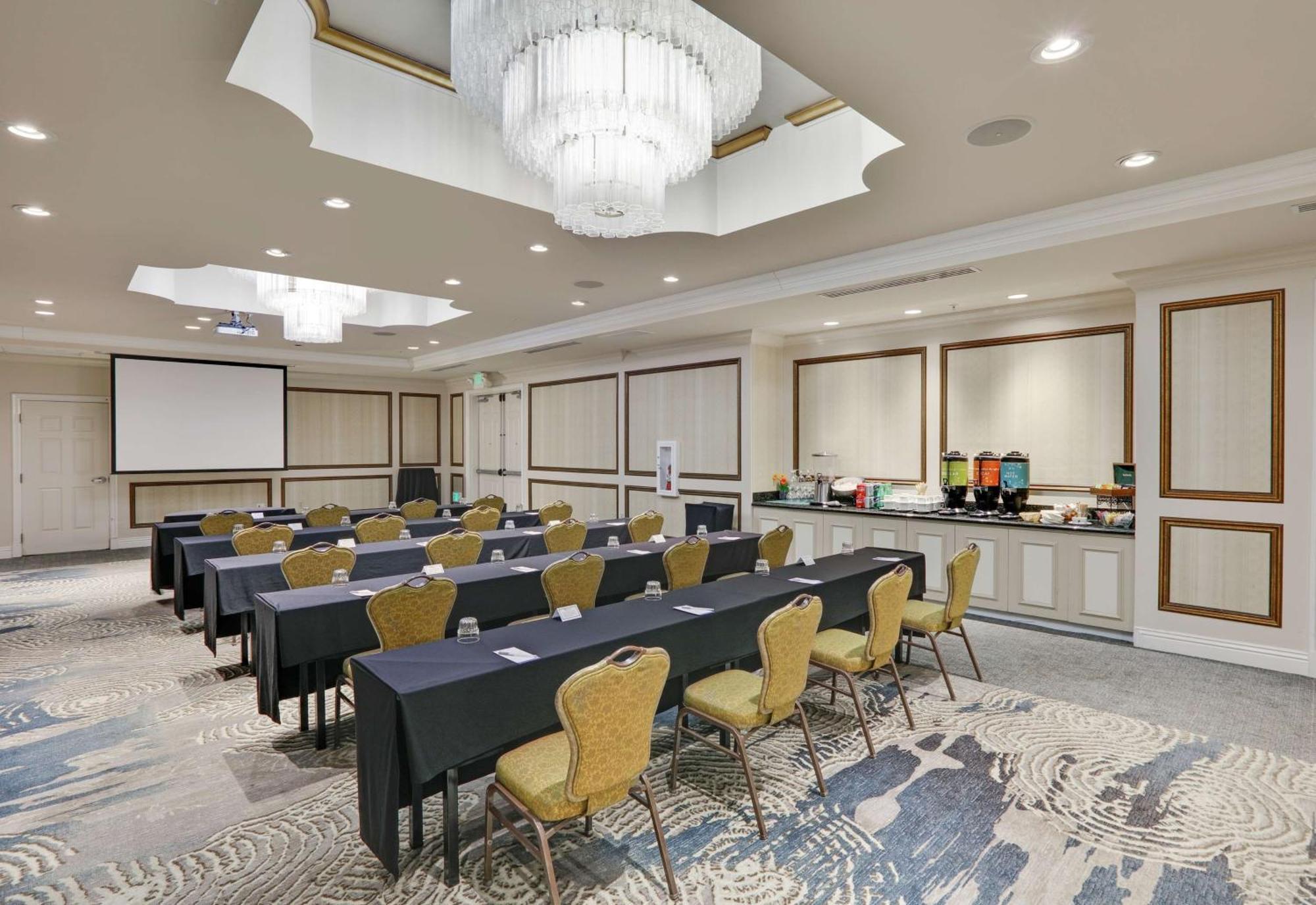 Hilton Garden Inn San Diego Del Mar Exterior photo